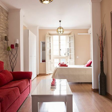 Suncity Loft Carreteria Malaga Bagian luar foto