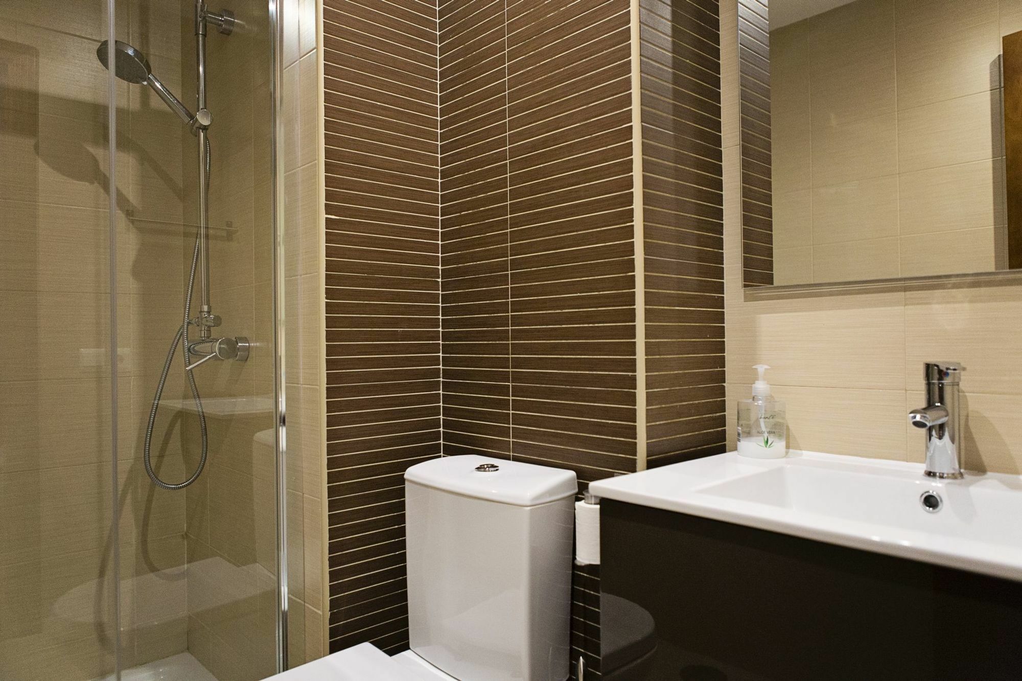 Suncity Loft Carreteria Malaga Bagian luar foto