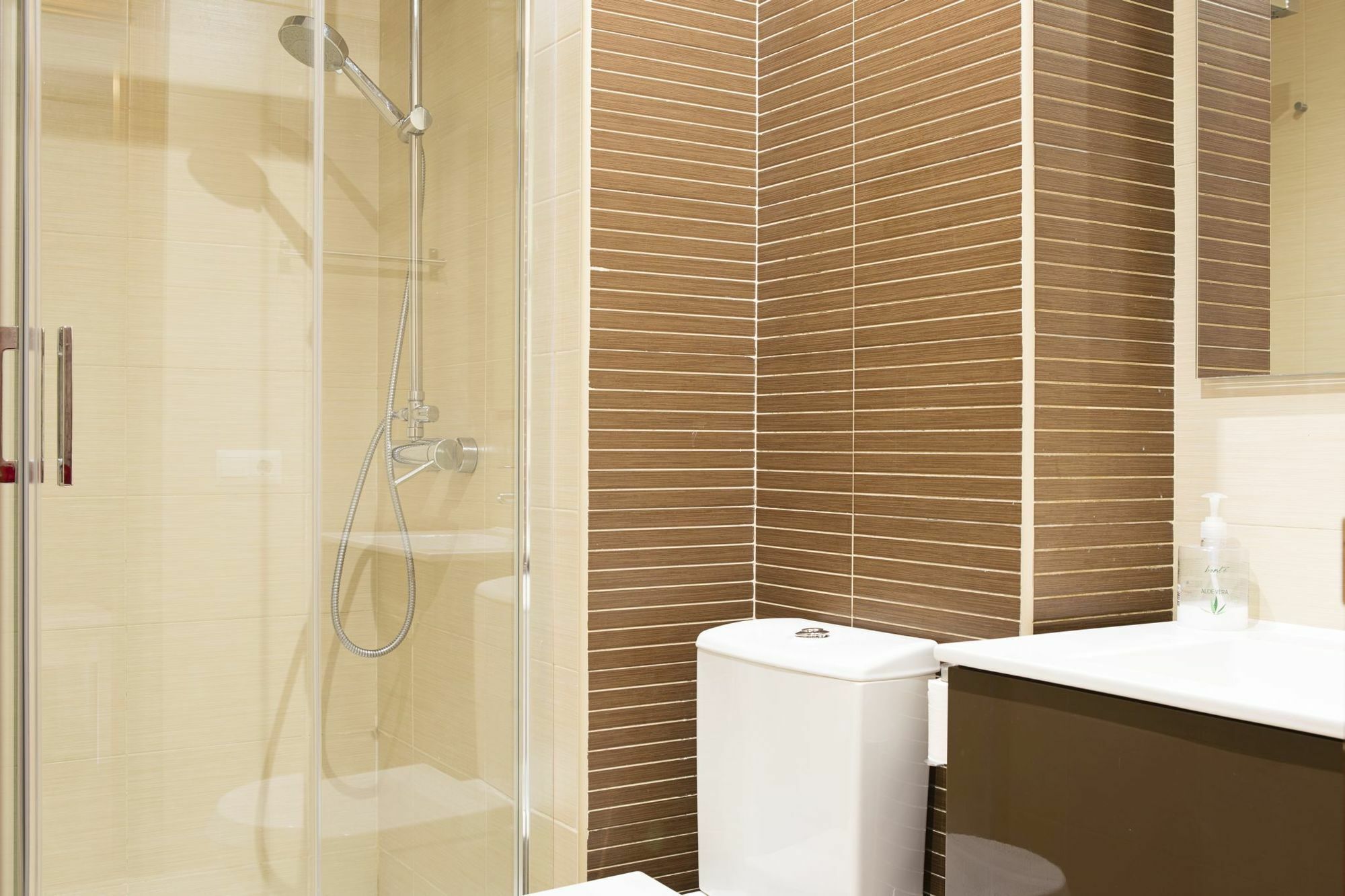Suncity Loft Carreteria Malaga Bagian luar foto